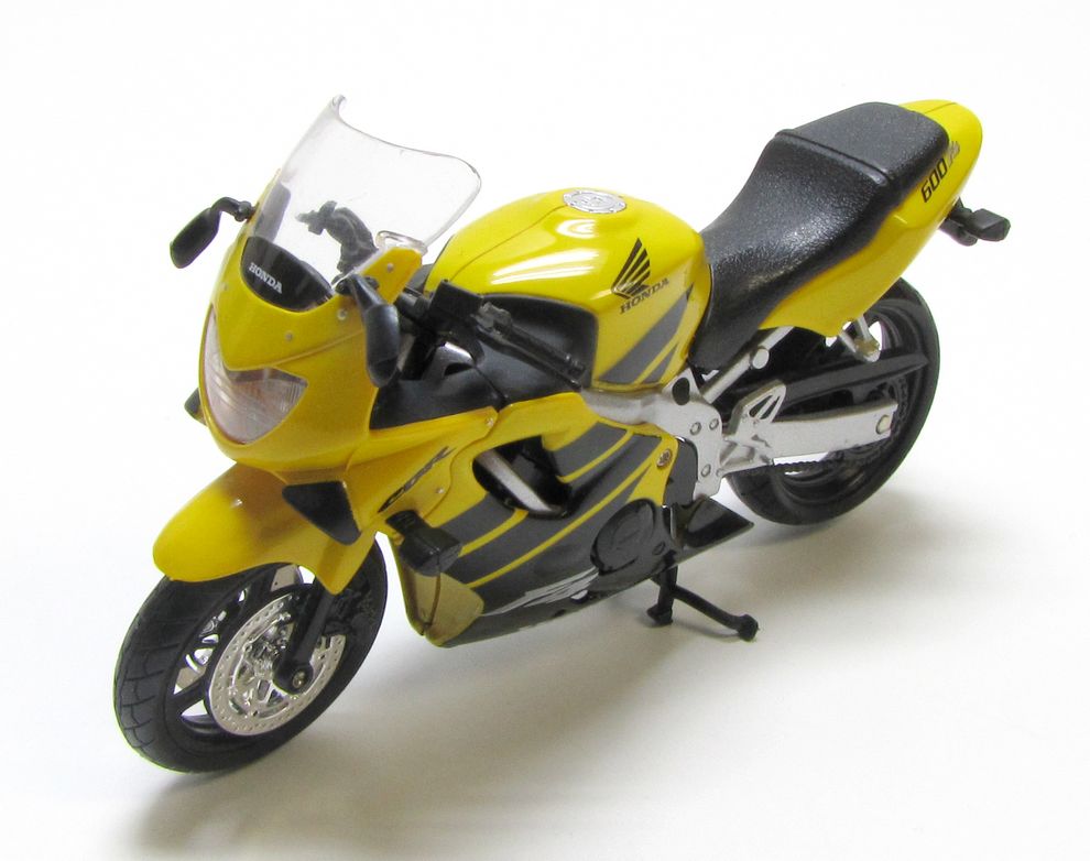 HONDA 600 F4 Motorrad in gelb schwarz Modell Maßstab 1:18