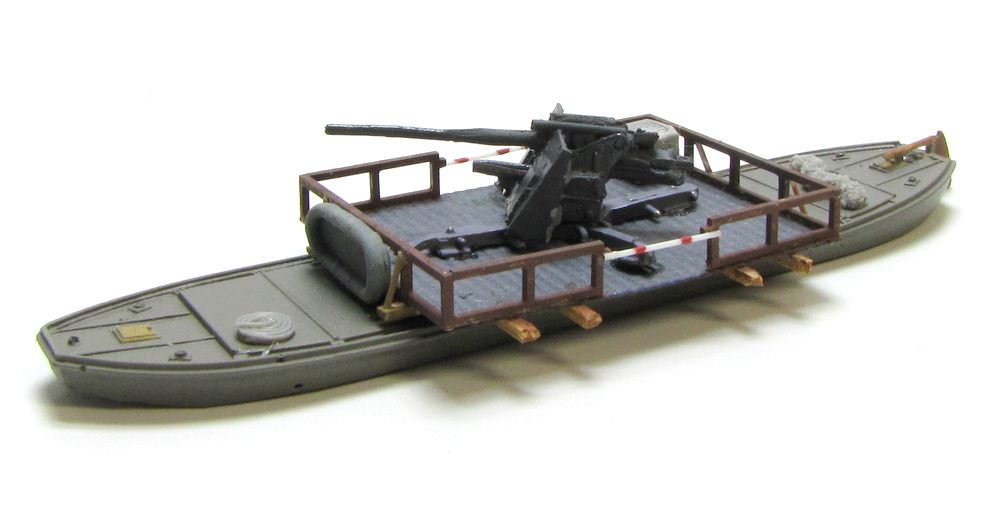 Fähre bzw. Schwimmponton mit 8,8 cm Flak WW2 Standmodell Militär Maßstab 1:160