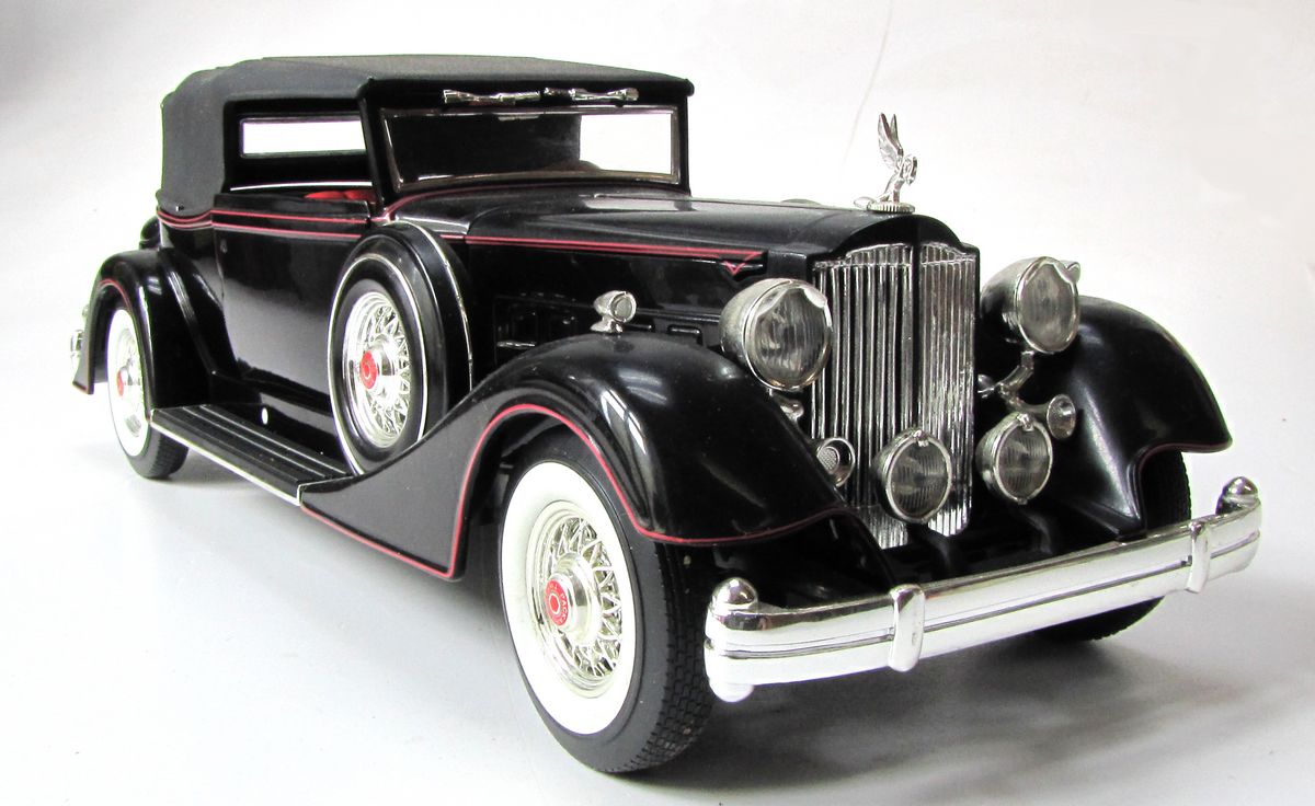 ANSON Packard Cabriolet (1934) schwarz Oldtimer-Modell 1:18