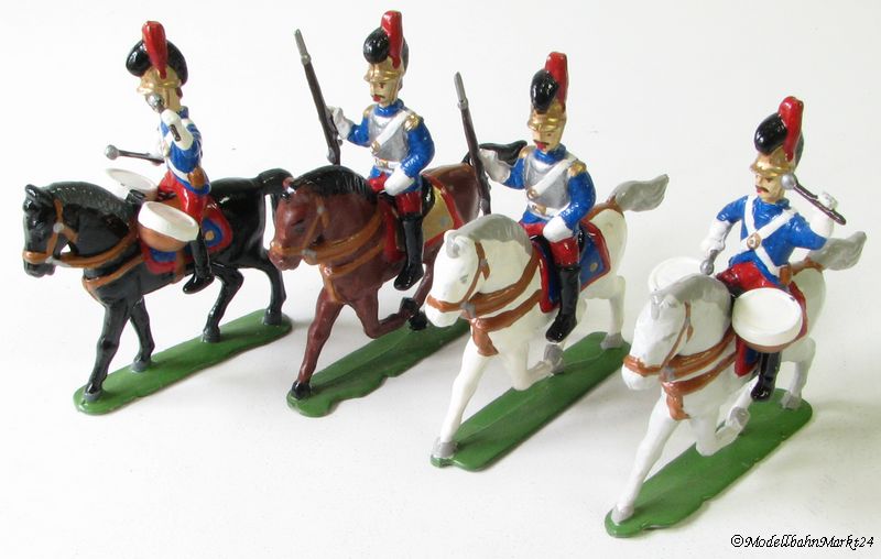 Zinnfiguren 4 Reiter + Pferden ca. 54 mm bemalt Sammler